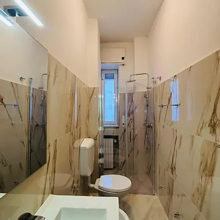 Matthias And Apartman Bari